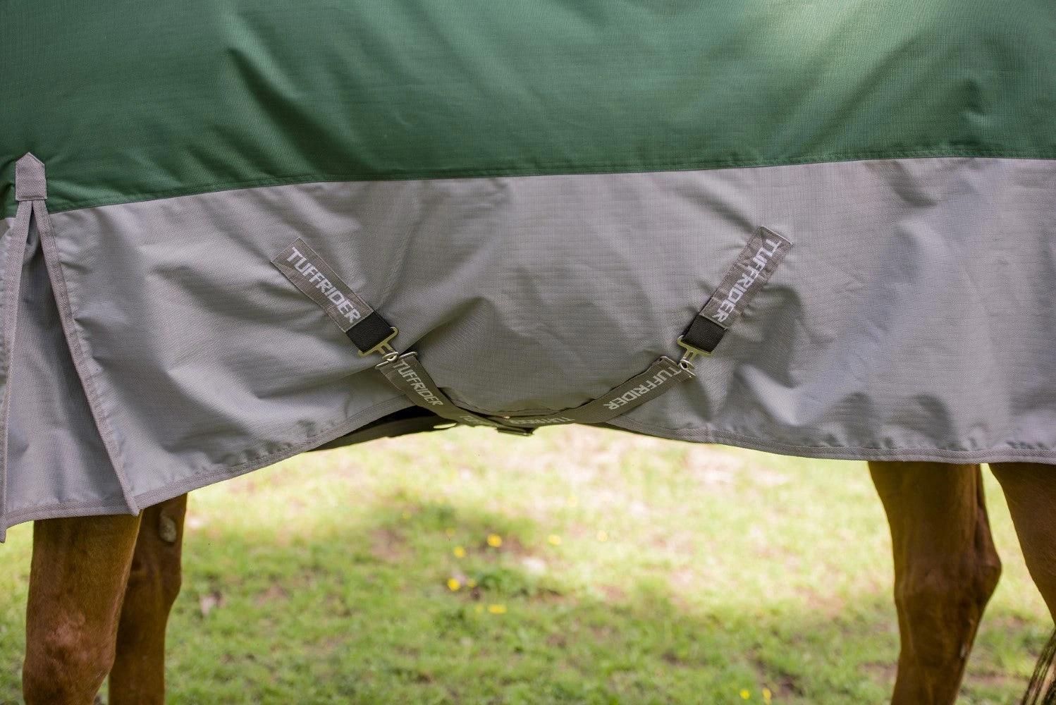 TuffRider Bonum 1200D Medium Weight Standard Neck Two Tone Turnout Blanket W/ 200gms Of Fill - Image 3