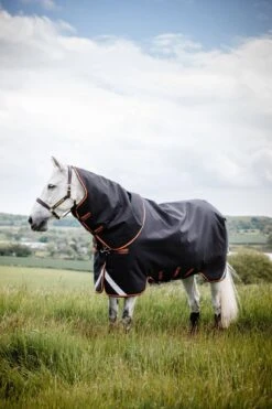 Horseware Ireland Rambo® Supreme 1680D Turnout (200g Medium)